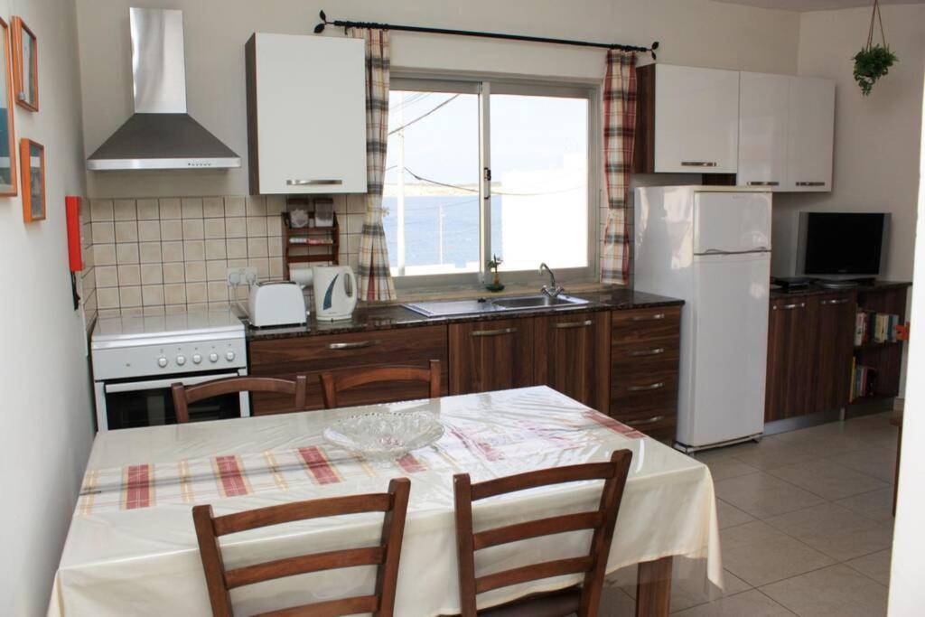 Fiesta Apartment Seaview Меллиеха Экстерьер фото